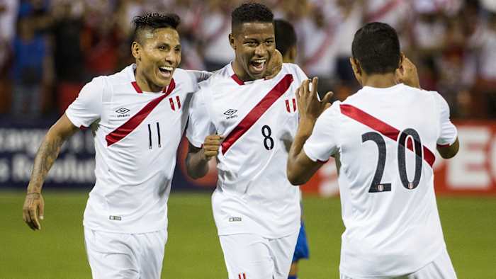 Raul Ruidiaz, Andy Polo and Edison Flores all team for Peru